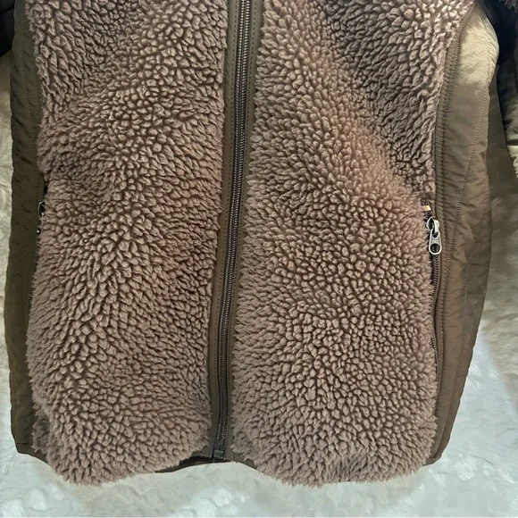 Patagonia Chocolate Teddy Jacket - Picture 3 of 7